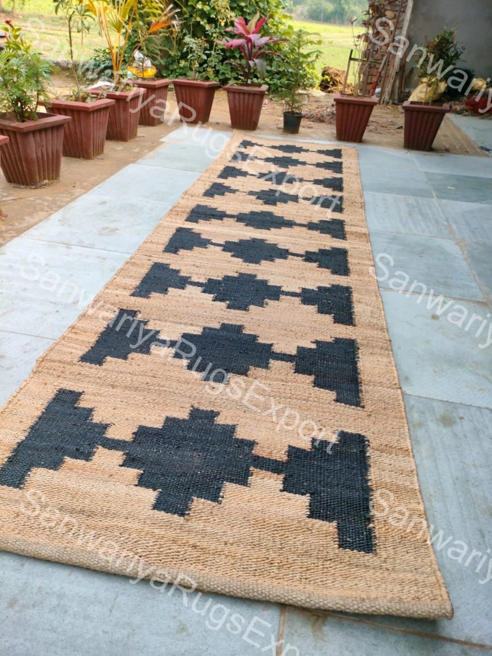 Hemp & Jute Geometric Runner Rug – Natural & Black
