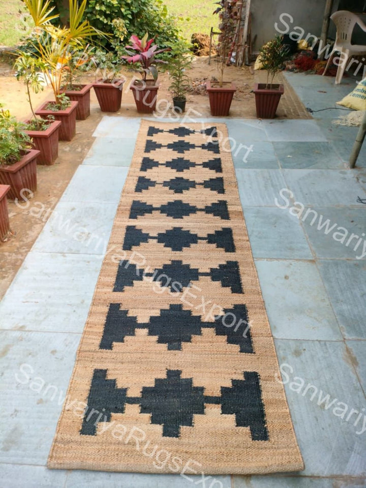 Handwoven Hemp Jute Runner Rug – Natural & Black Geometric Design