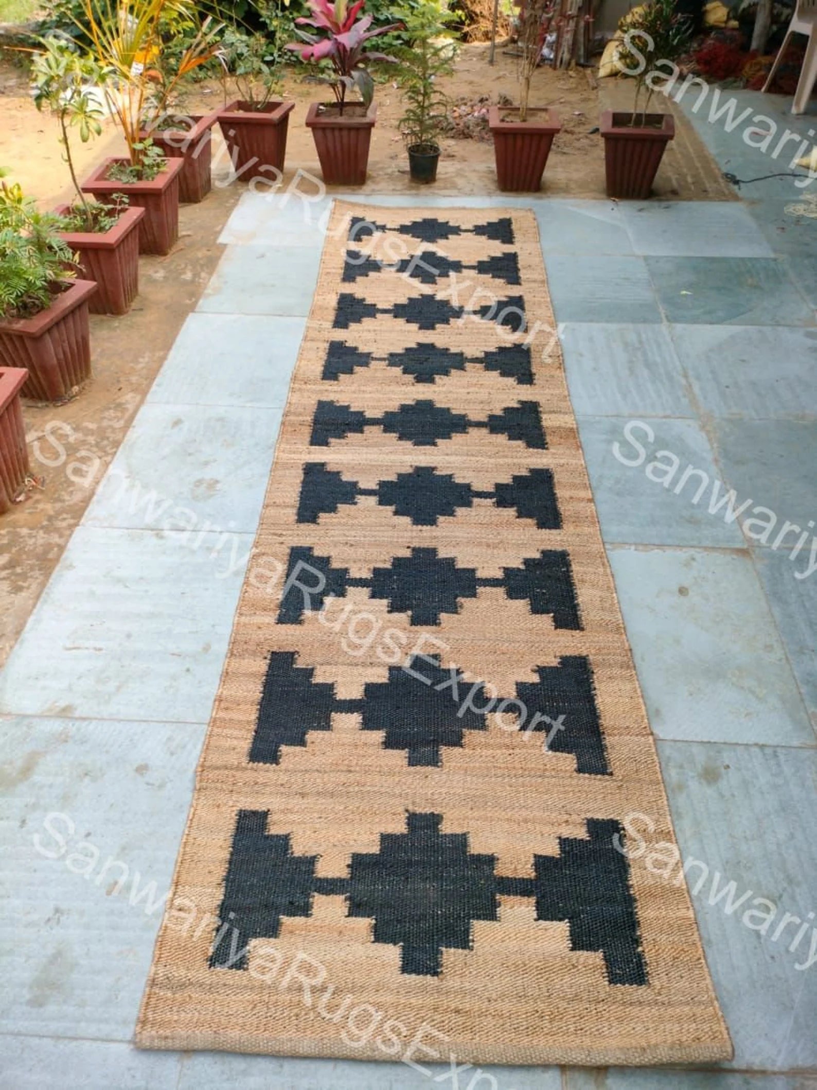 Hemp & Jute Geometric Runner Rug – Natural & Black