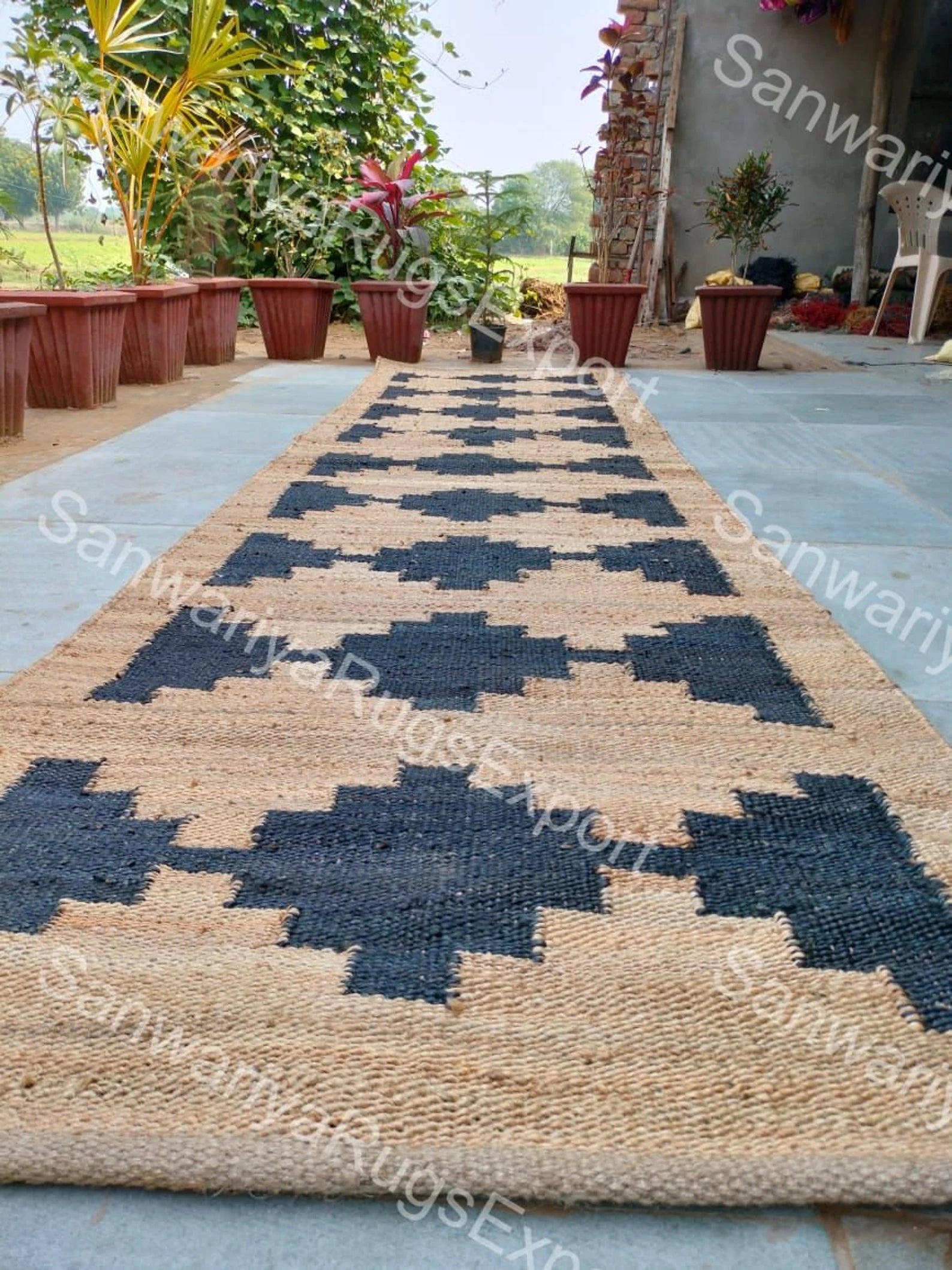 Hemp & Jute Geometric Runner Rug – Natural & Black