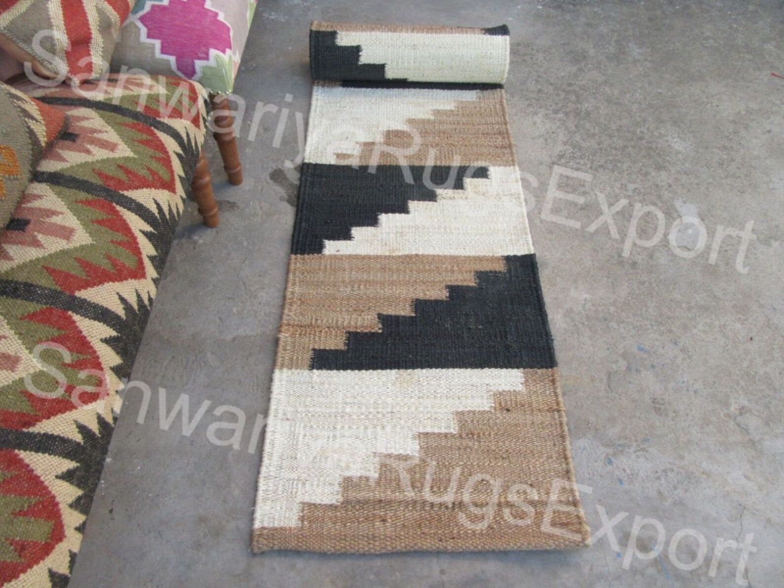 Natural Black & White Zigzag Jute & Hemp Rug – Handwoven Area & Stair Runner