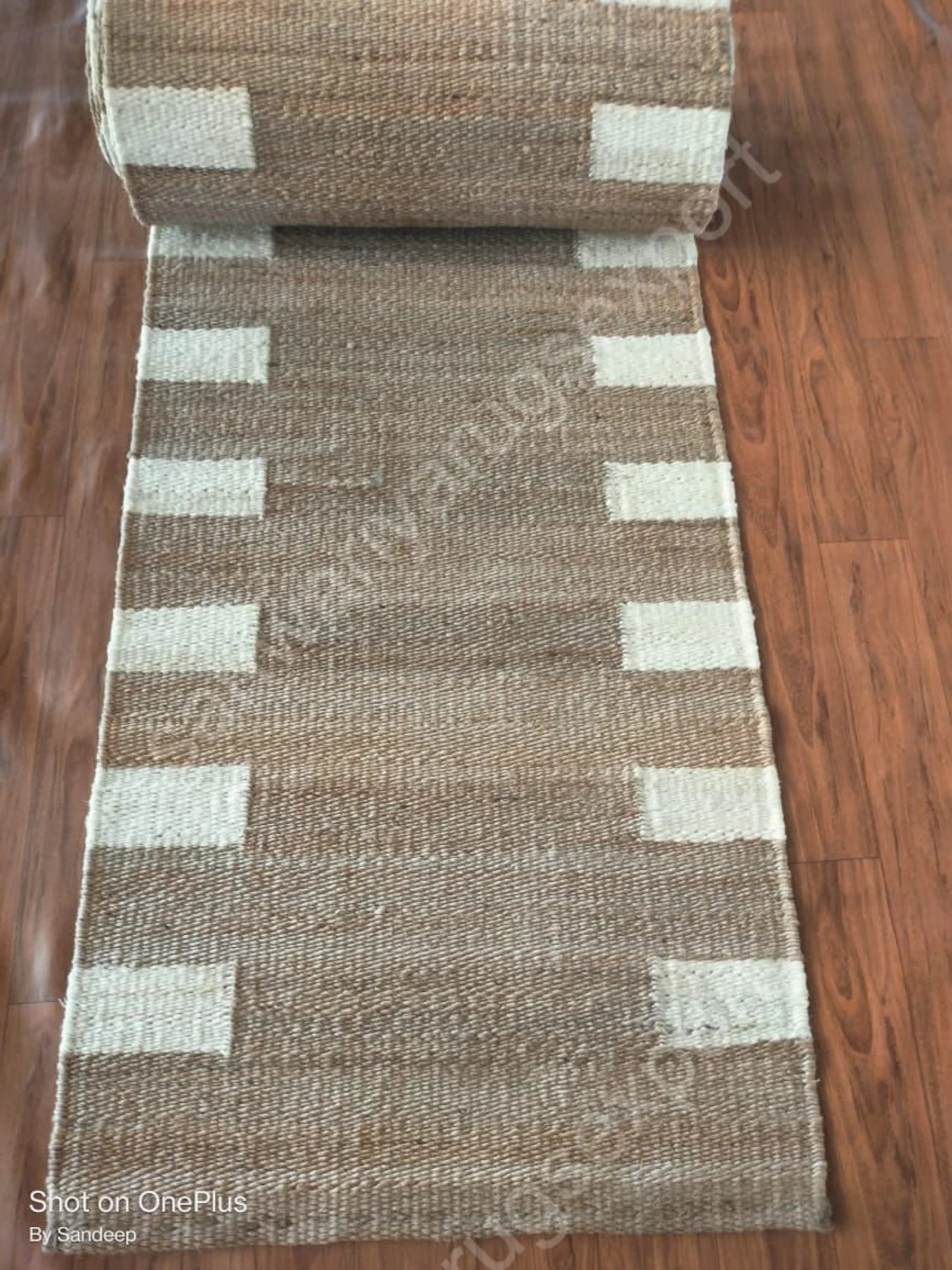 Handwoven Jute Aisle Runner – Natural Hemp Rug with Off-White Pattern