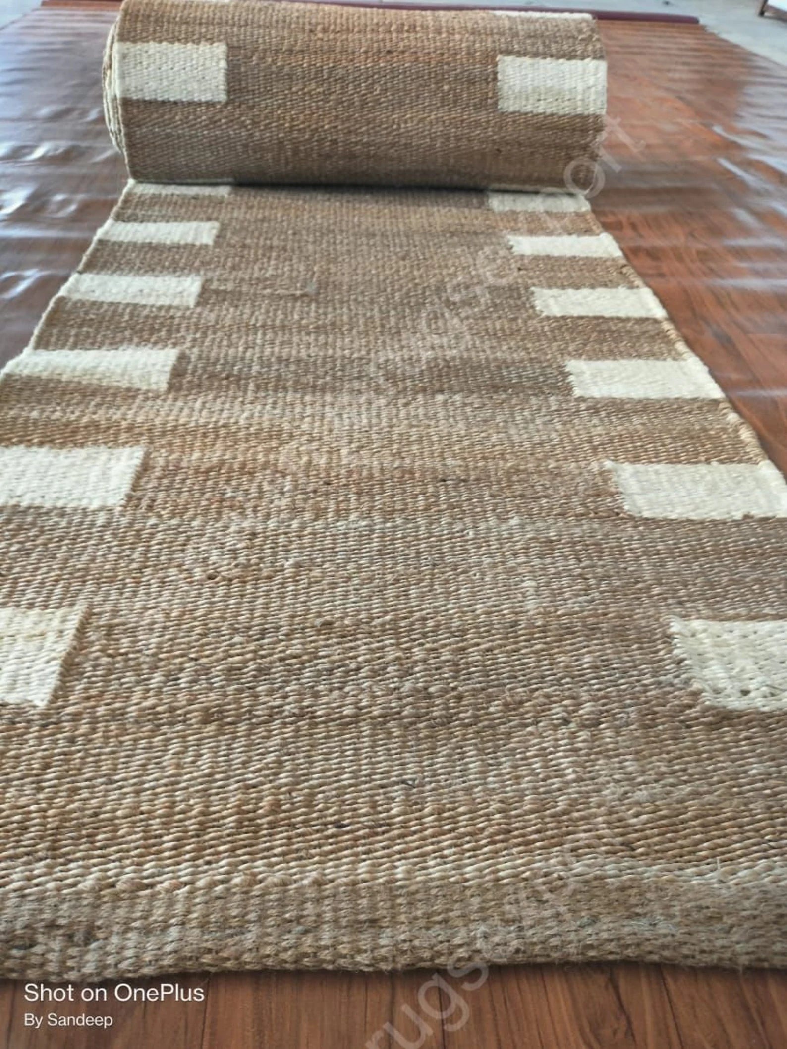 Handwoven Jute Aisle Runner – Natural Hemp Rug with Off-White Pattern