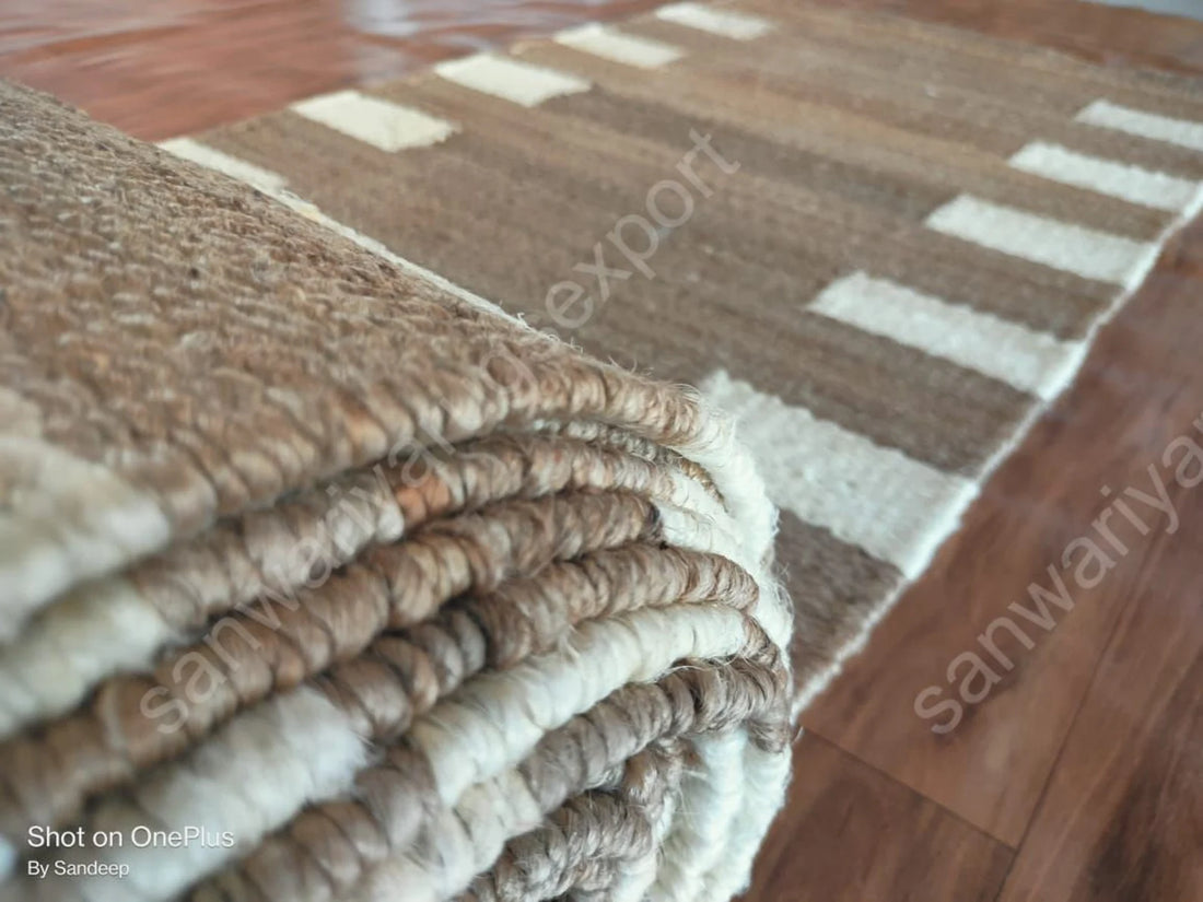 Handwoven Jute Aisle Runner – Natural Hemp Rug with Off-White Pattern