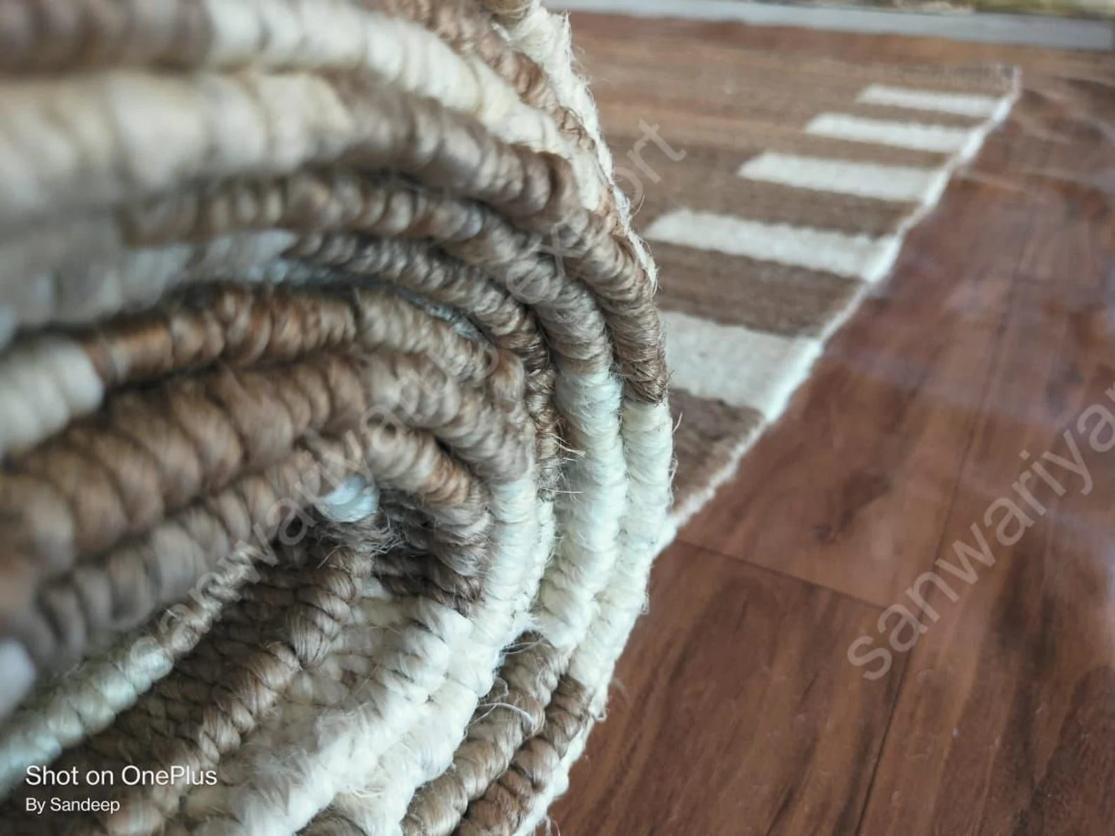 Handwoven Jute Aisle Runner – Natural Hemp Rug with Off-White Pattern