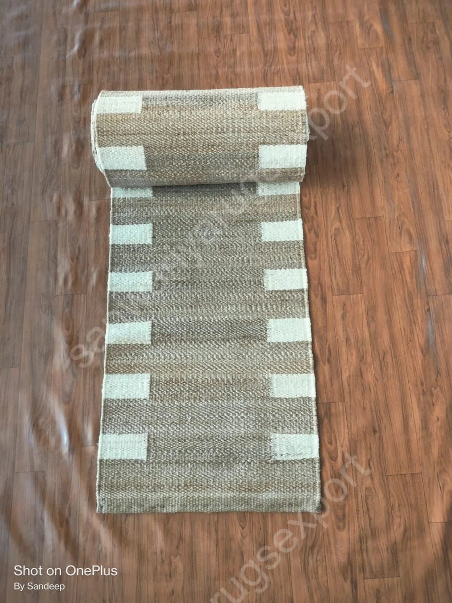 Handwoven Jute Aisle Runner – Natural Hemp Rug with Off-White Pattern
