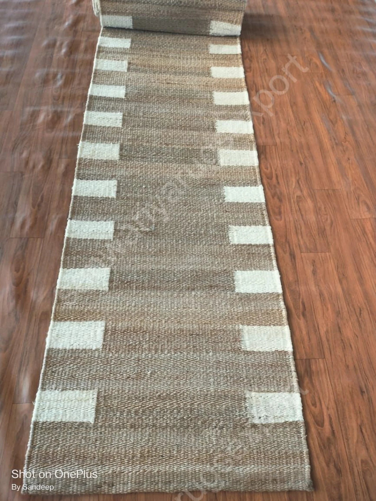 Handwoven Jute Aisle Runner – Natural Hemp Rug with Off-White Pattern