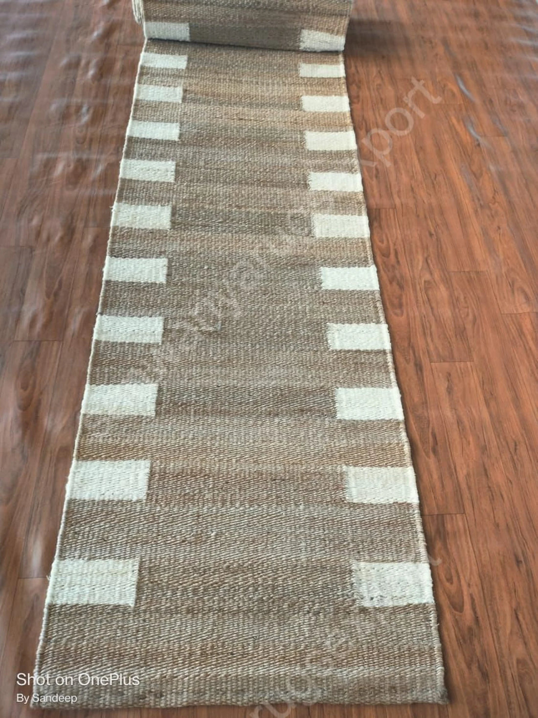 Handwoven Jute Aisle Runner – Natural Hemp Rug with Off-White Pattern