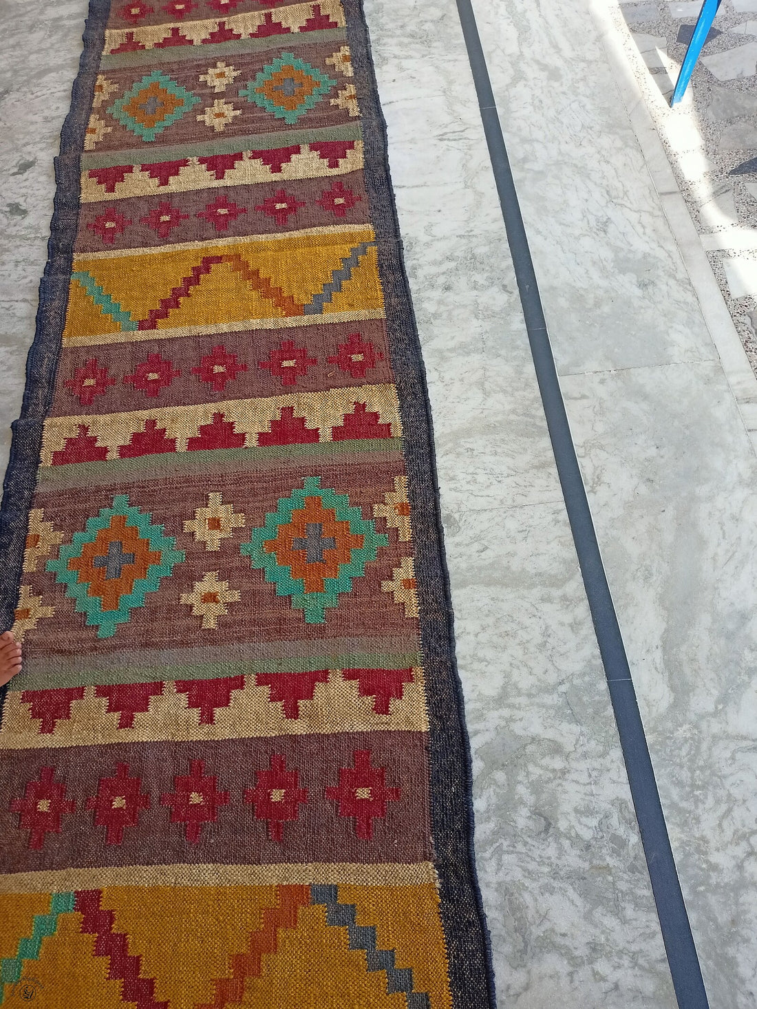 Handwoven Kilim Wool Jute Runner Rug with Oriental Geometric Motifs, Traditional Indian