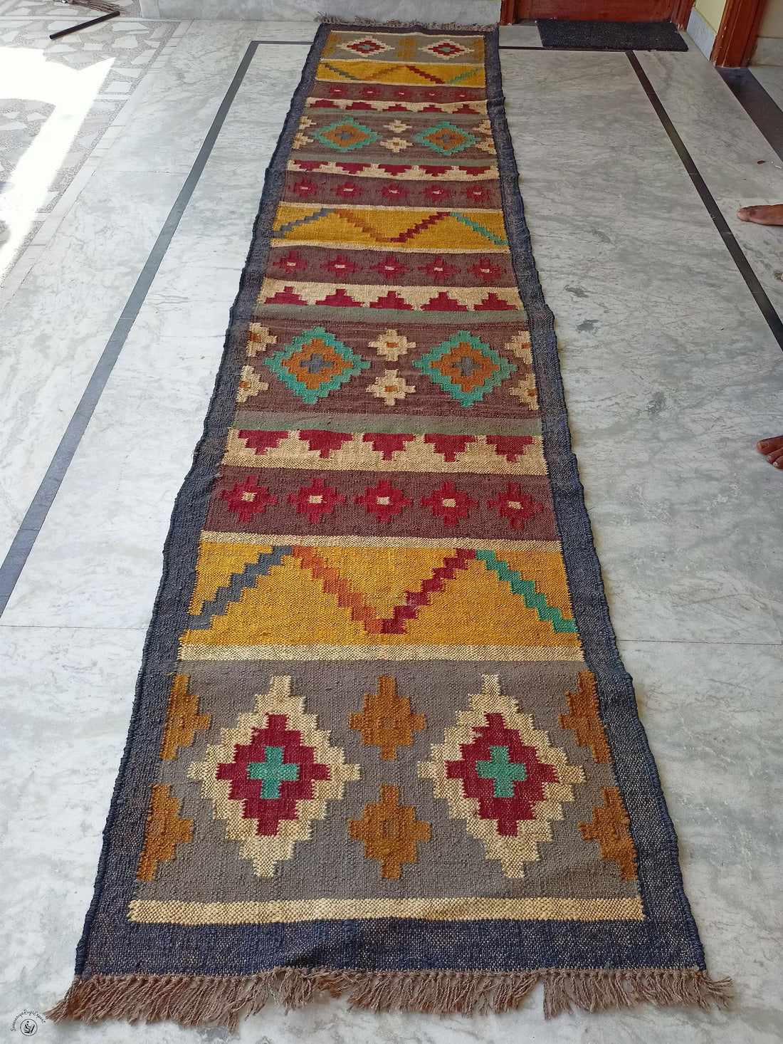 Handwoven Kilim Wool Jute Runner Rug with Oriental Geometric Motifs, Traditional Indian
