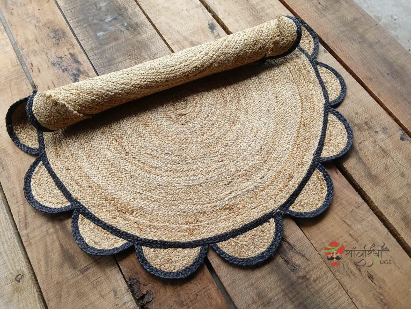 Round Scalloped Pattern Jute Rug with Black Border – Handwoven Natural Rug