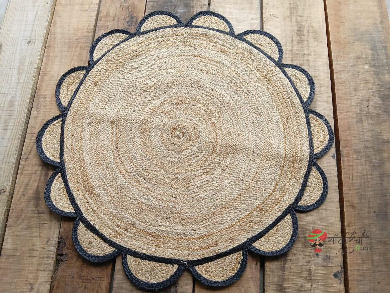 Round Scalloped Pattern Jute Rug with Black Border – Handwoven Natural Rug