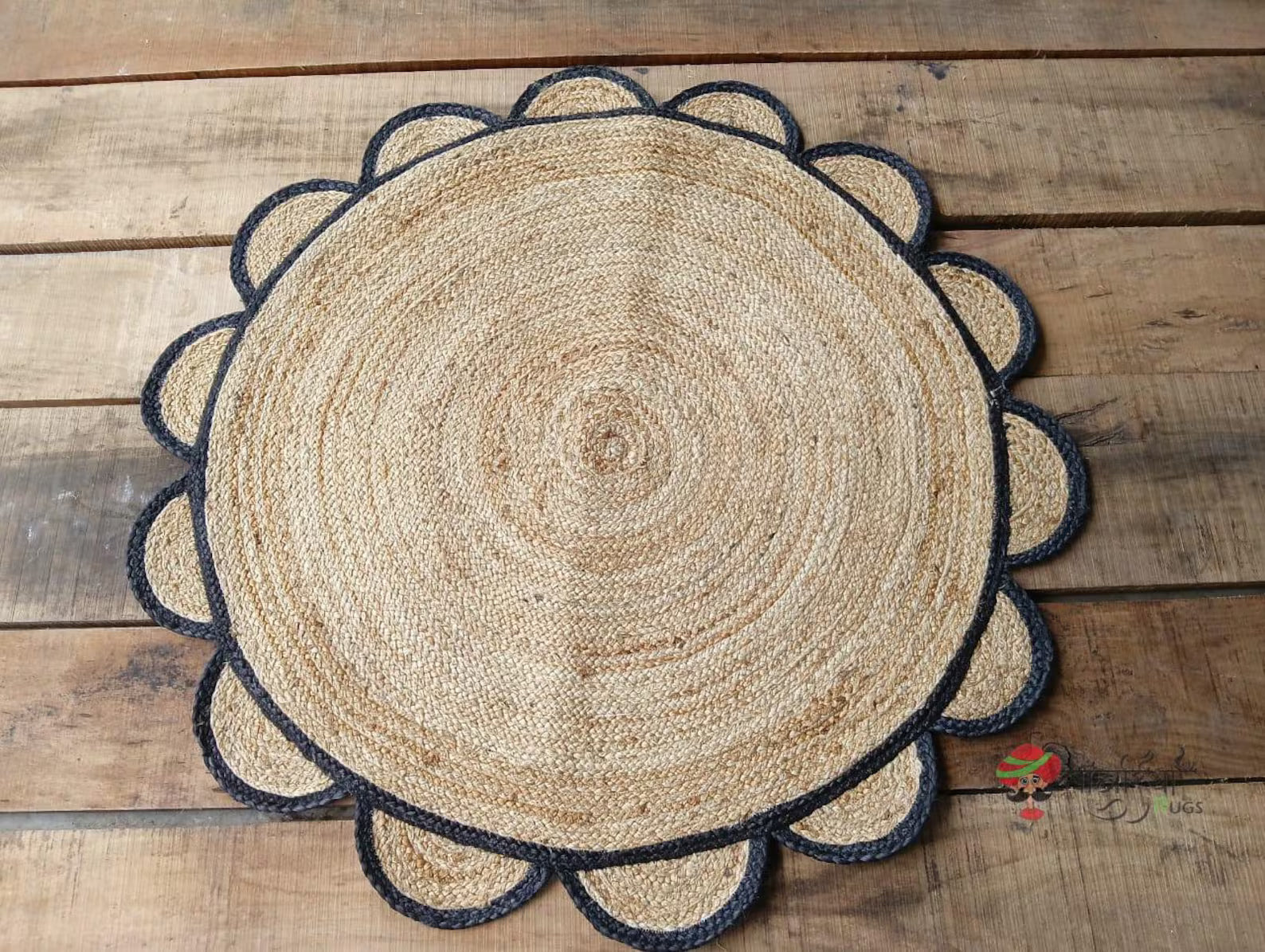 Round Scalloped Pattern Jute Rug with Black Border – Handwoven Natural Rug