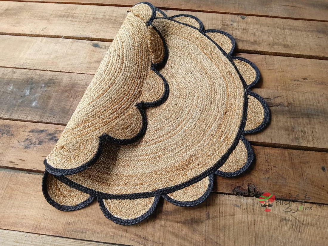 Round Scalloped Pattern Jute Rug with Black Border – Handwoven Natural Rug