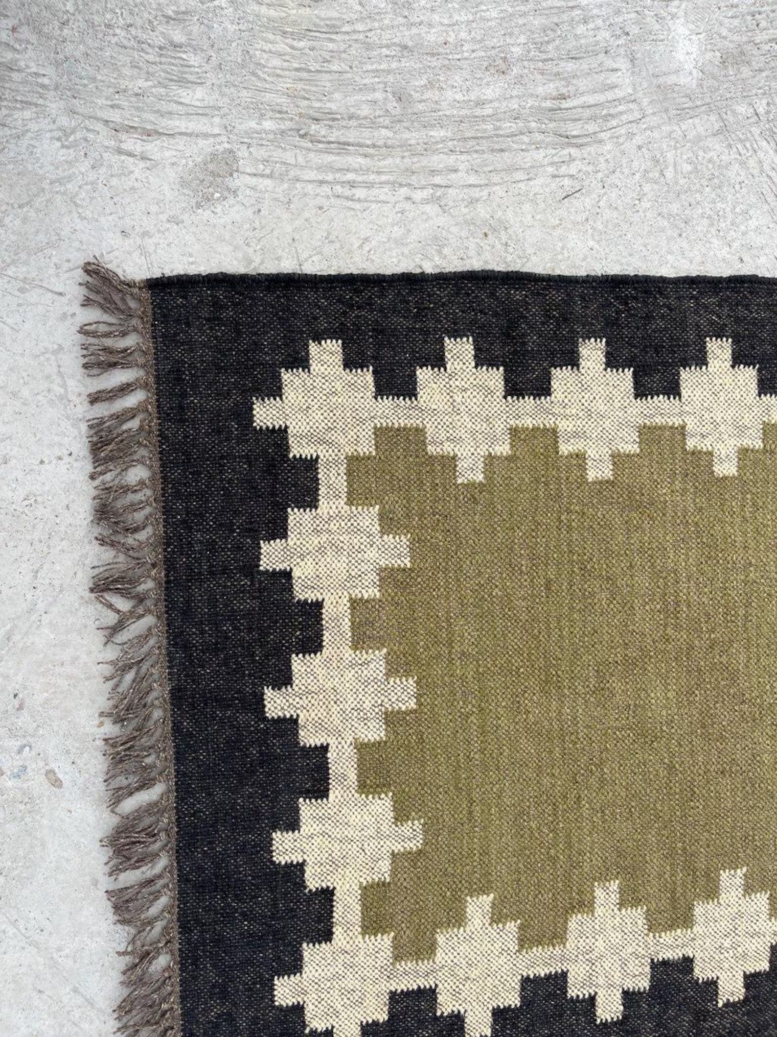 Kilim Rug Runner Green Black Wool & Jute Dhurrie Rug Oriental Geometric Traditional