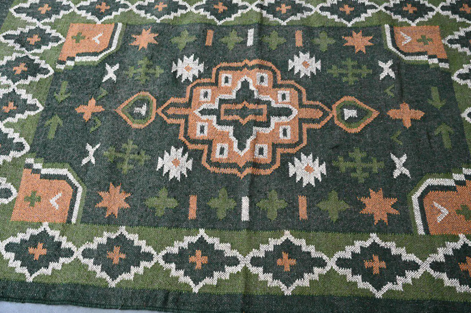 Handmade Green Wool & Jute Kilim Rug – Traditional Geometric Dhurrie
