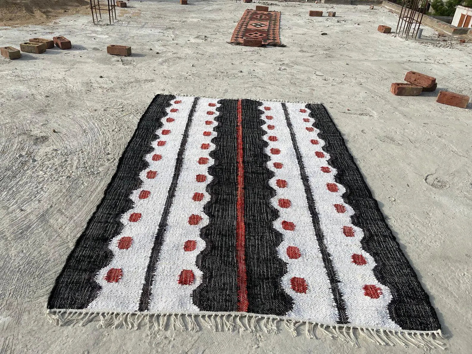 Handmade Jute Cotton Rug – Bohemian Black Geometric Area Rug