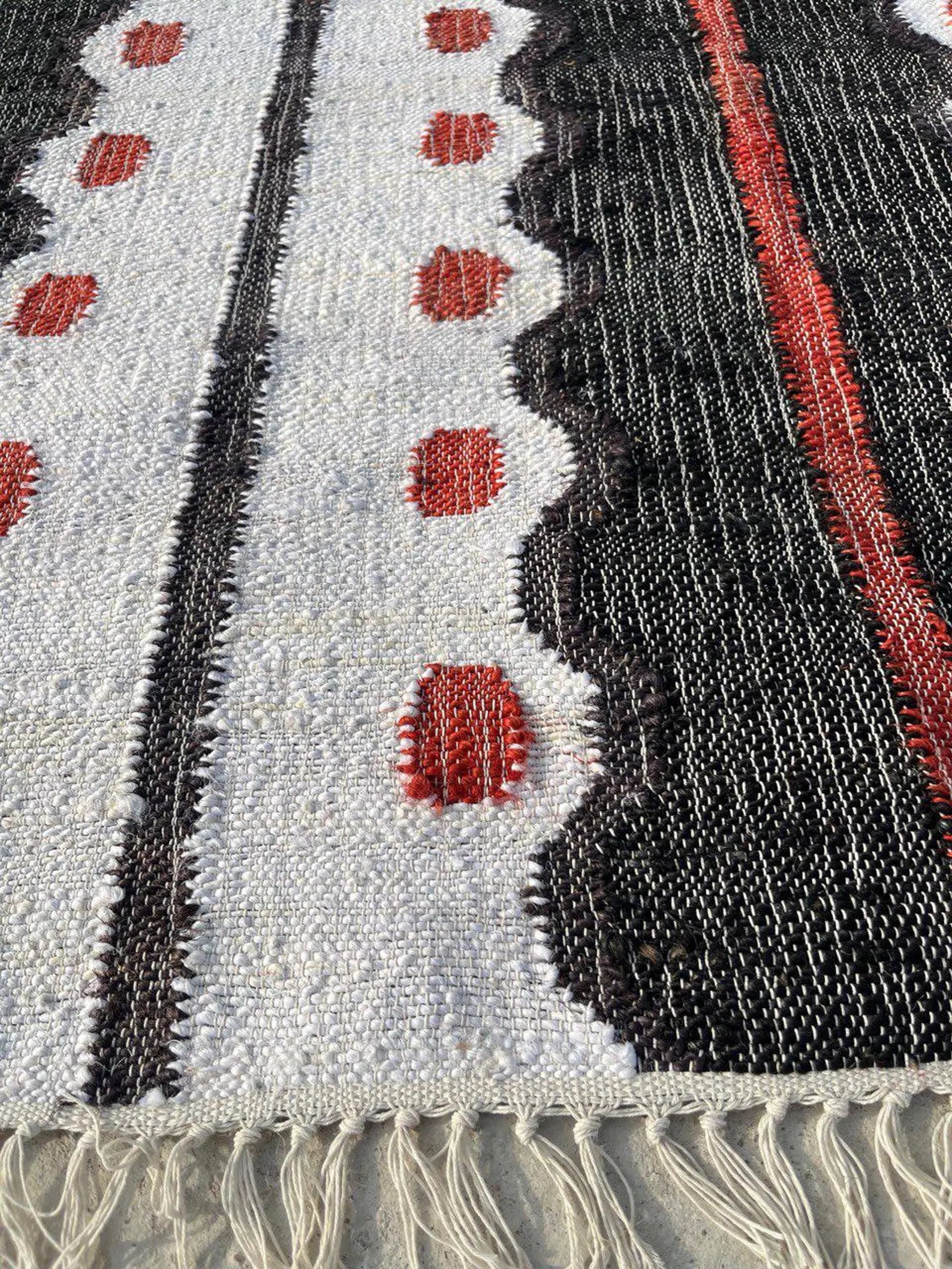 Handmade Jute Cotton Rug – Bohemian Black Geometric Area Rug