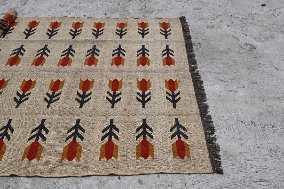 Kilim Rug, Flower Pattern Bohemian Indian Wool Jute Rug