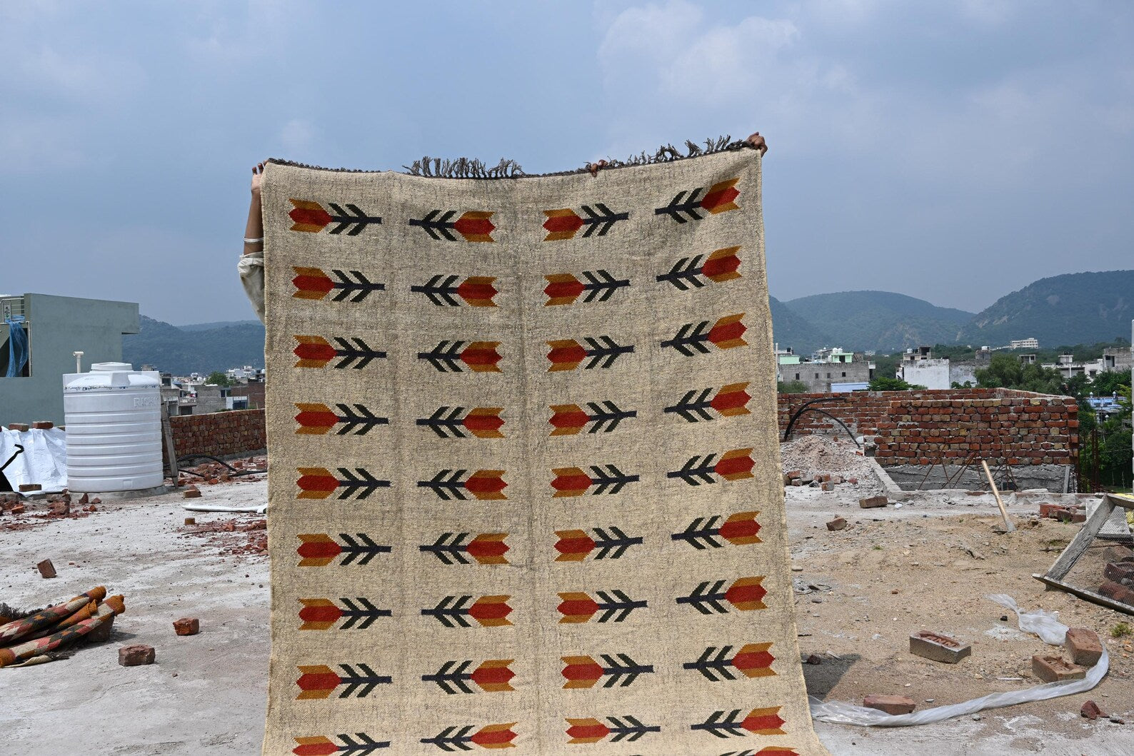 Kilim Rug, Flower Pattern Bohemian Indian Wool Jute Rug