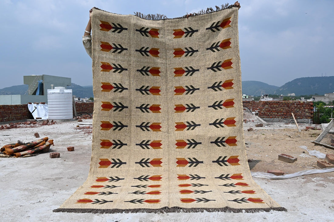 Kilim Rug, Flower Pattern Bohemian Indian Wool Jute Rug