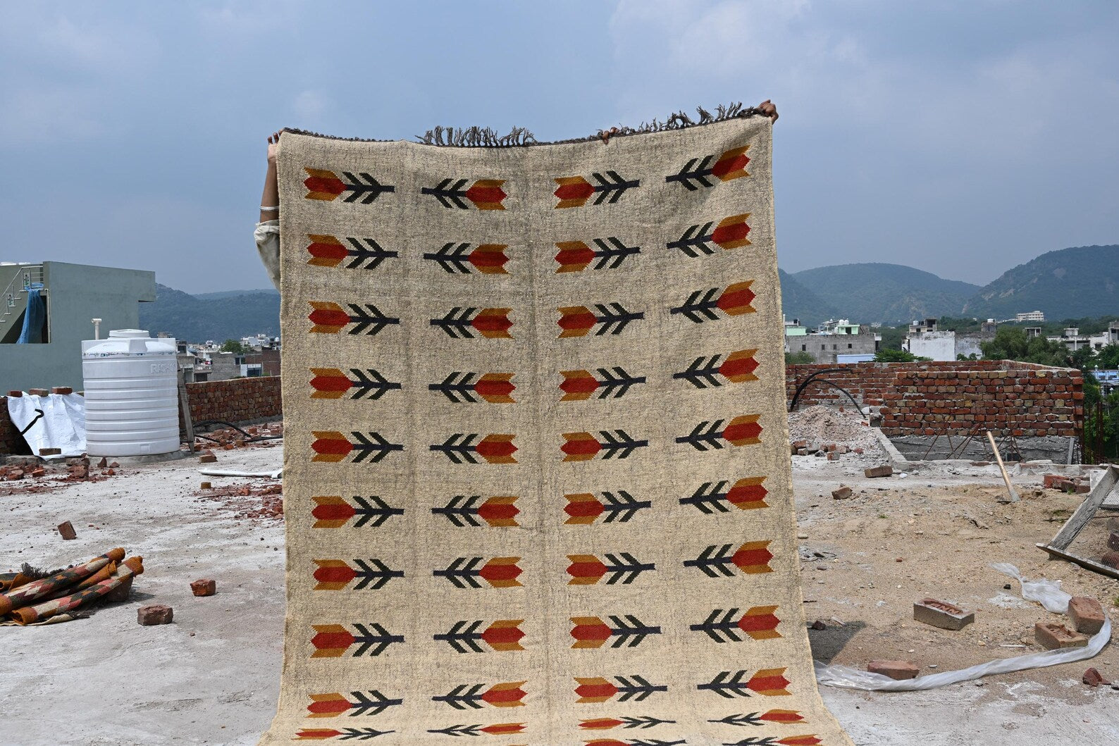 Kilim Rug, Flower Pattern Bohemian Indian Wool Jute Rug