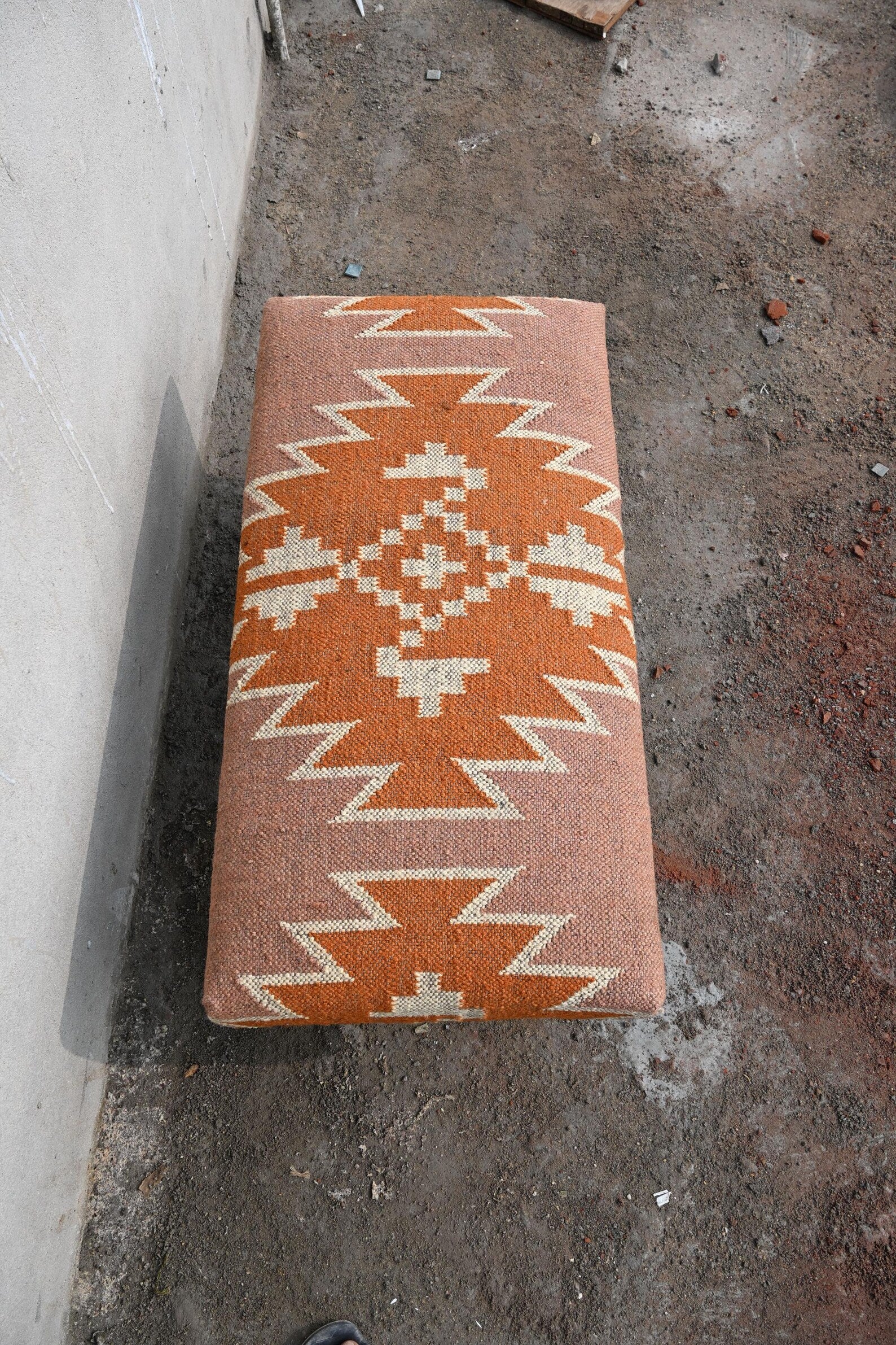 Handmade Indian Kilim Bench – Upholstered Wool Jute Ottoman Seat Rustic Elegance with Ethnic Character