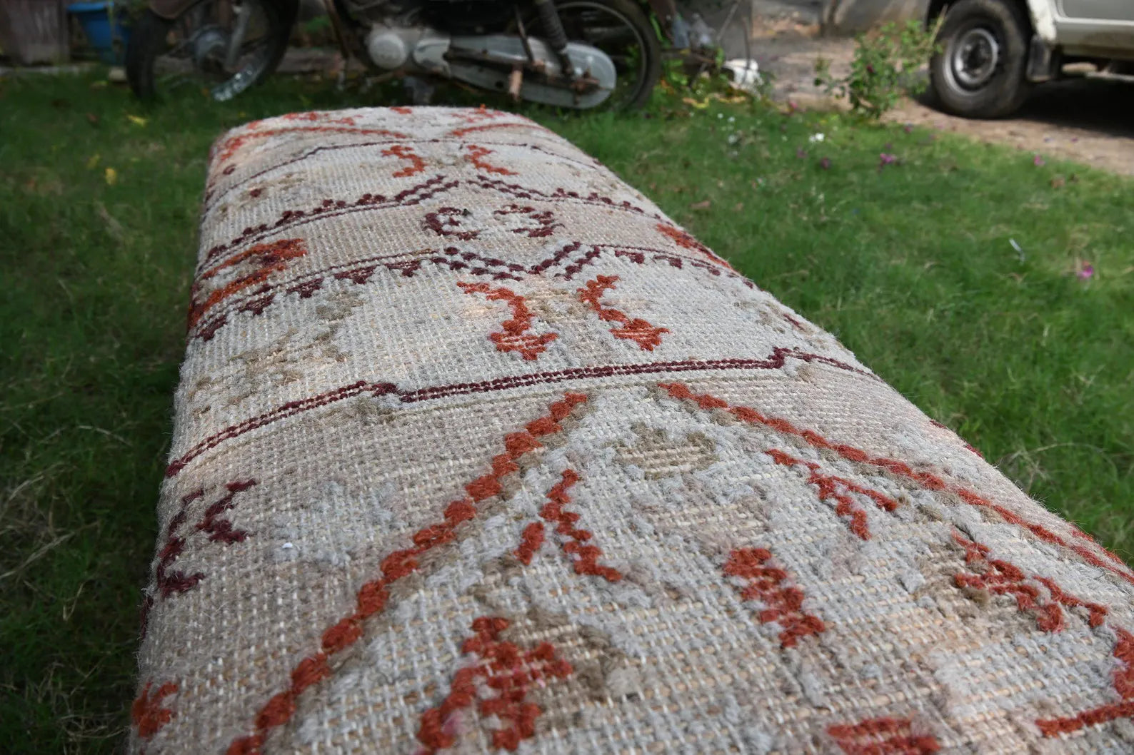 Handmade Kilim Bench – Wool Jute Upholstered Teak Wood Entryway & Piano Seating