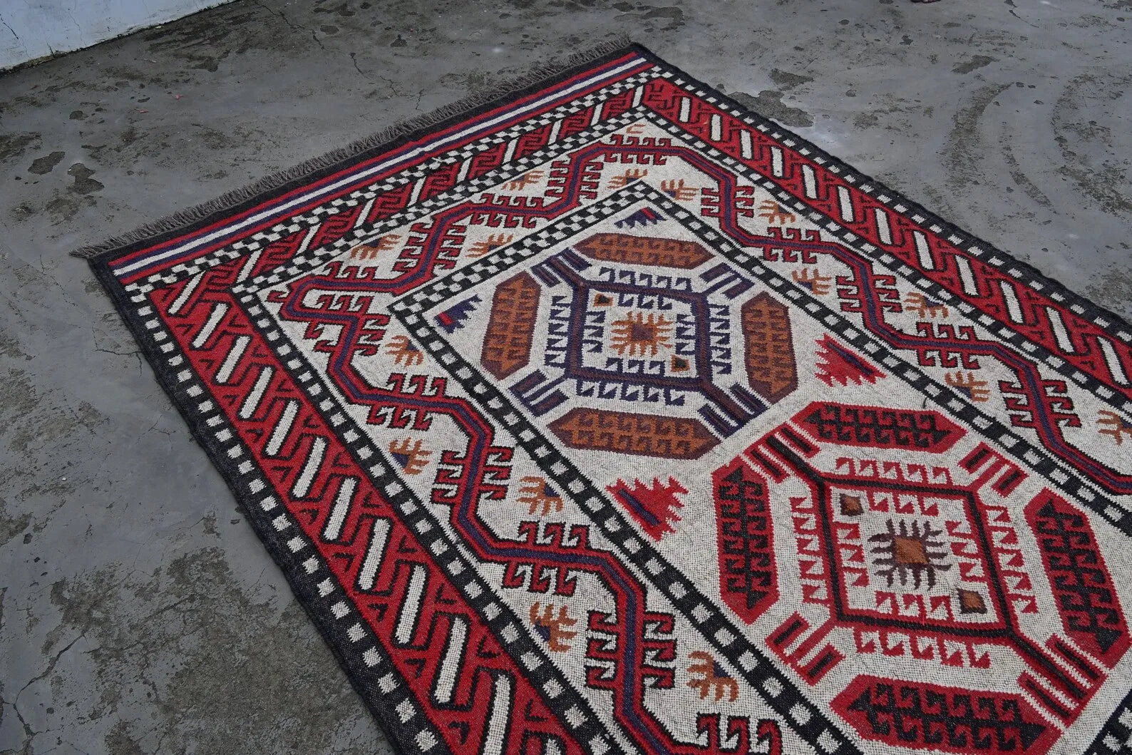 Handwoven Southwestern Wool Jute Kilim Rug – Tribal Flatweave Area Rug