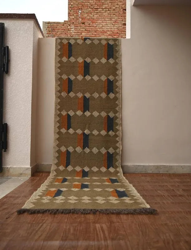 Taupe Geometric Wool & Jute Kilim Runner Rug – Orange & Navy