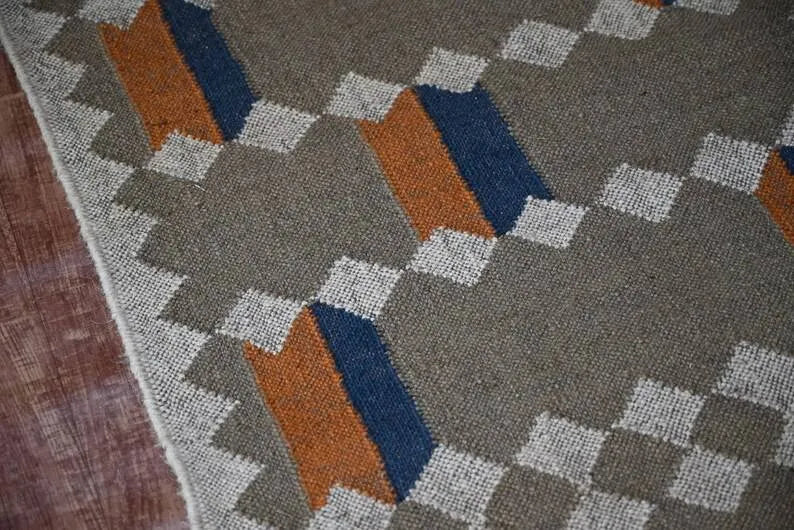 Taupe Geometric Wool & Jute Kilim Runner Rug – Orange & Navy