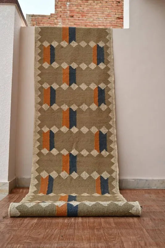 Taupe Geometric Wool & Jute Kilim Runner Rug – Orange & Navy