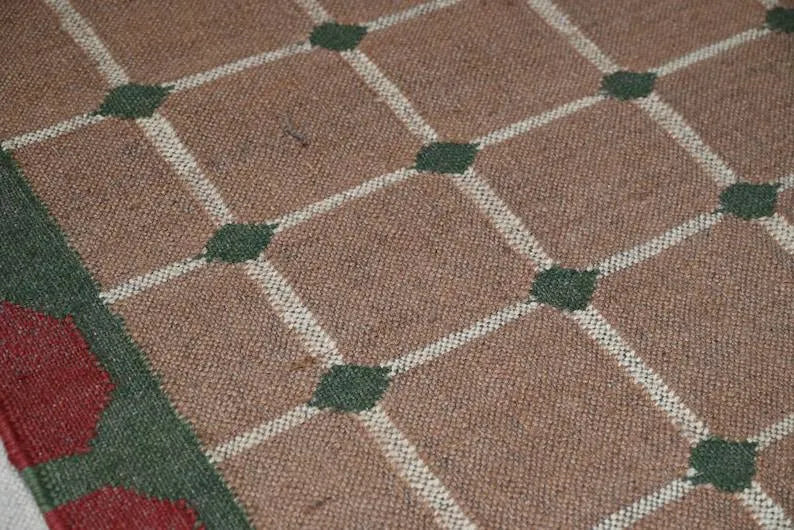 Taupe Grid Wool & Jute Kilim Runner Rug – Green & Red