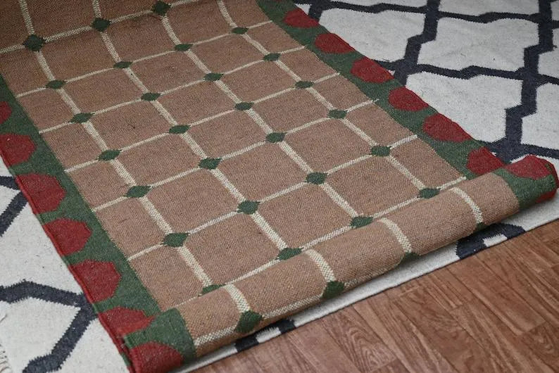 Taupe Grid Wool & Jute Kilim Runner Rug – Green & Red