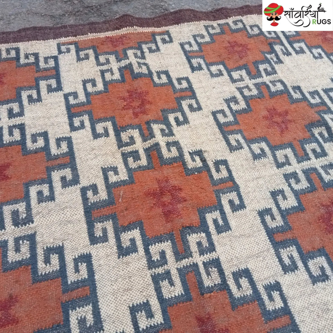 HANDMADE WOOL JUTE KILIM DHURRIE RUG WITH GEOMETRIC FLATWEAVE PATTERN