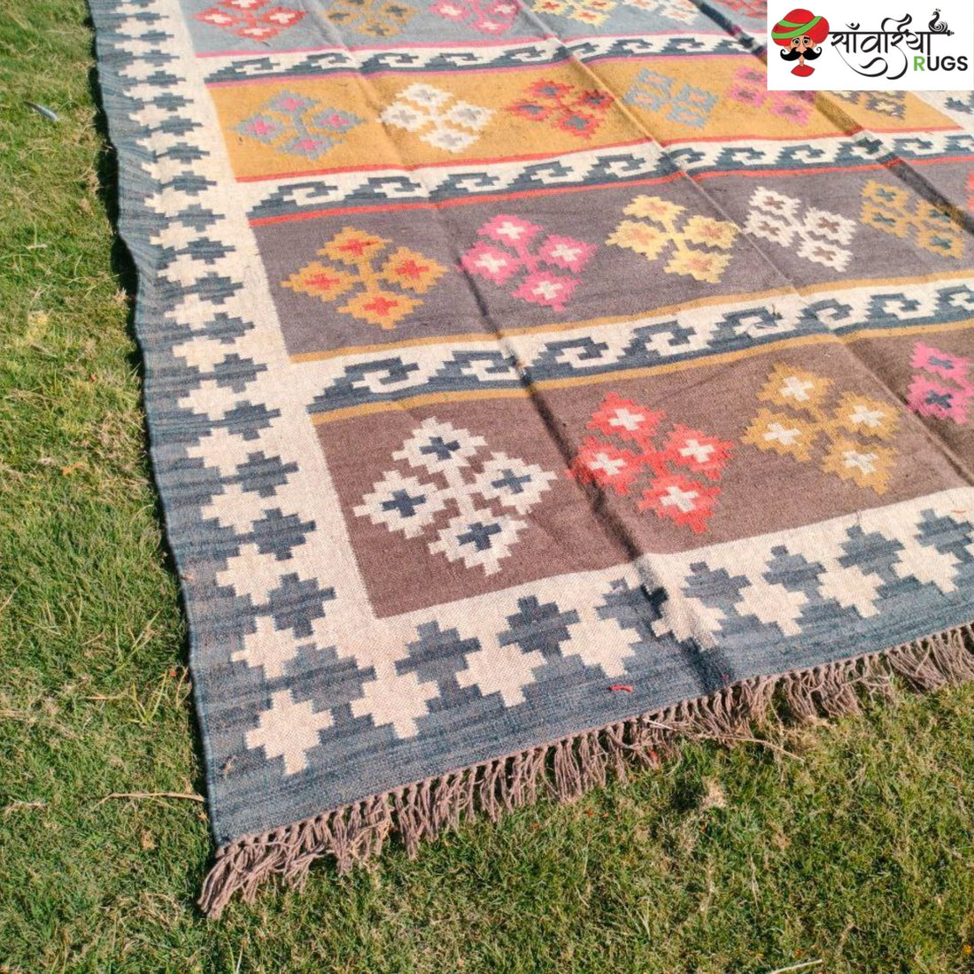 Wool Jute Kilim Dhurrie Rug with Handwoven Geometric Design